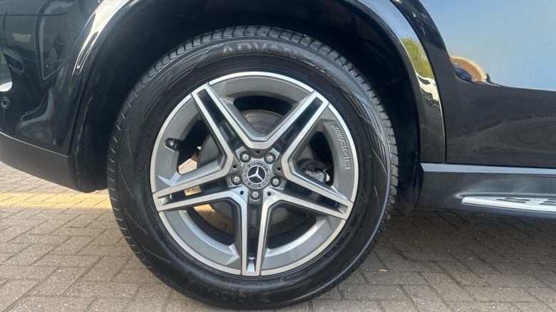 Mercedes-Benz GLE 300d 4Matic AMG Line 5dr 9G-Tronic Diesel Estate